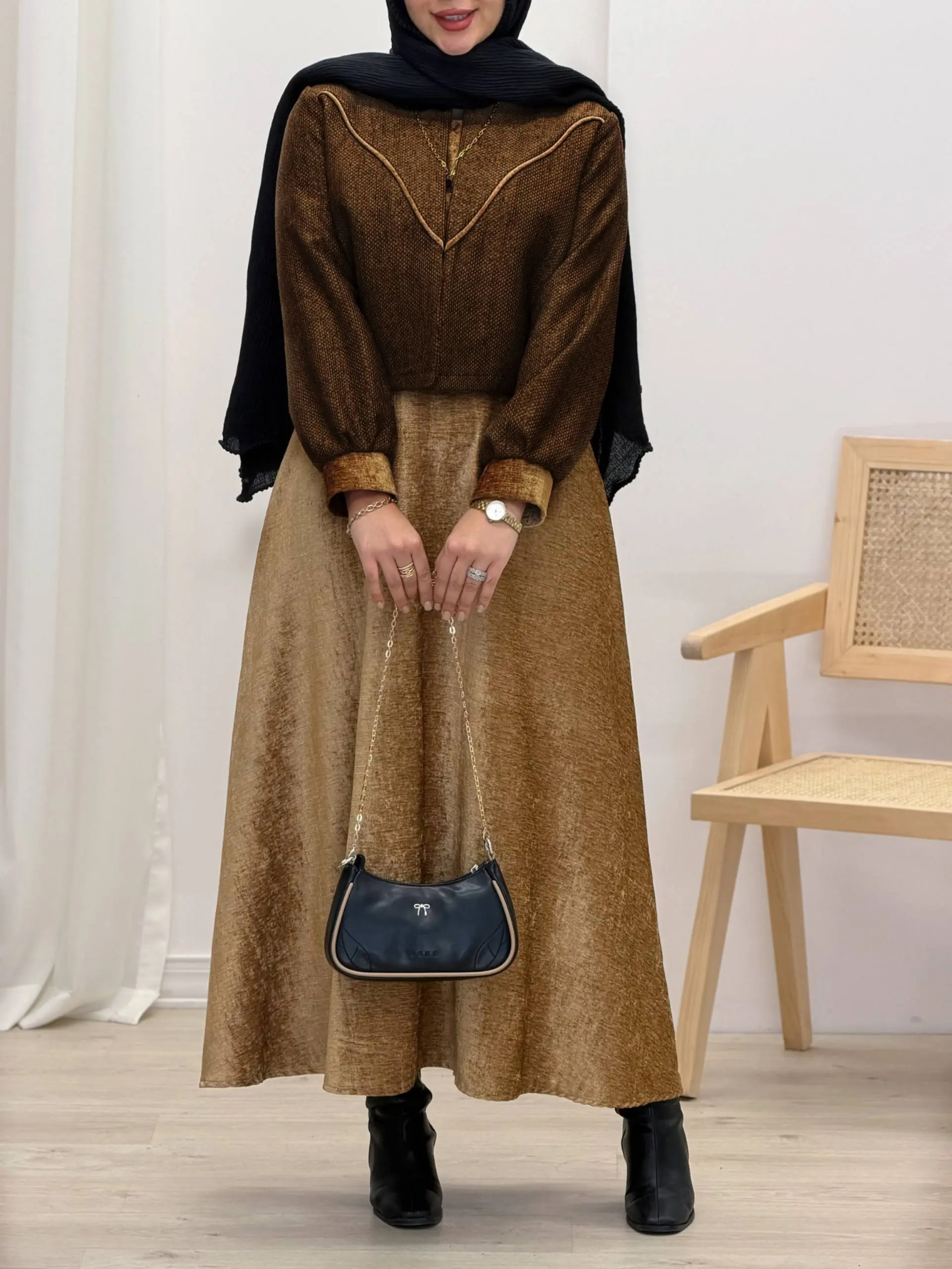 3557-کت و سارافون تانیا